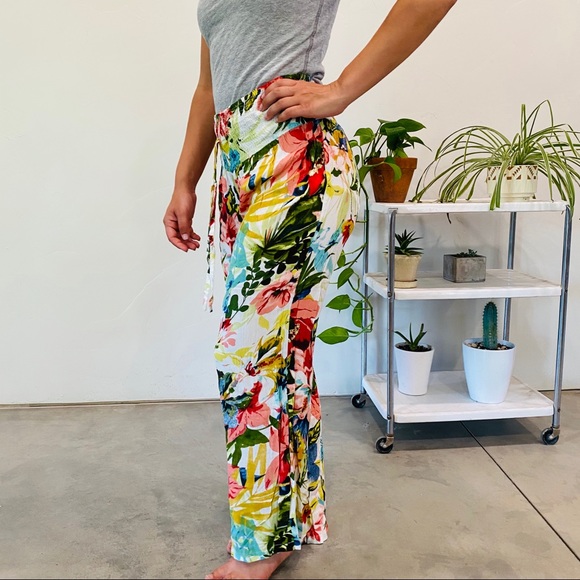 Wet seal flowy pants - Picture 2 of 4